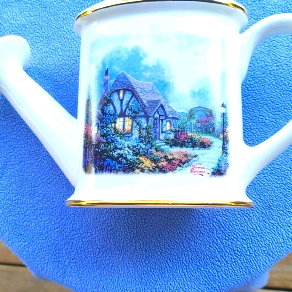 ๐Thomas Kinkade Watering Can Figurine ๐
